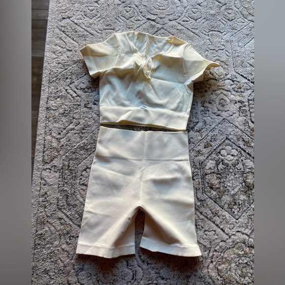 Seamless Two‎ Piece Workout Set - Picture 5 of 6